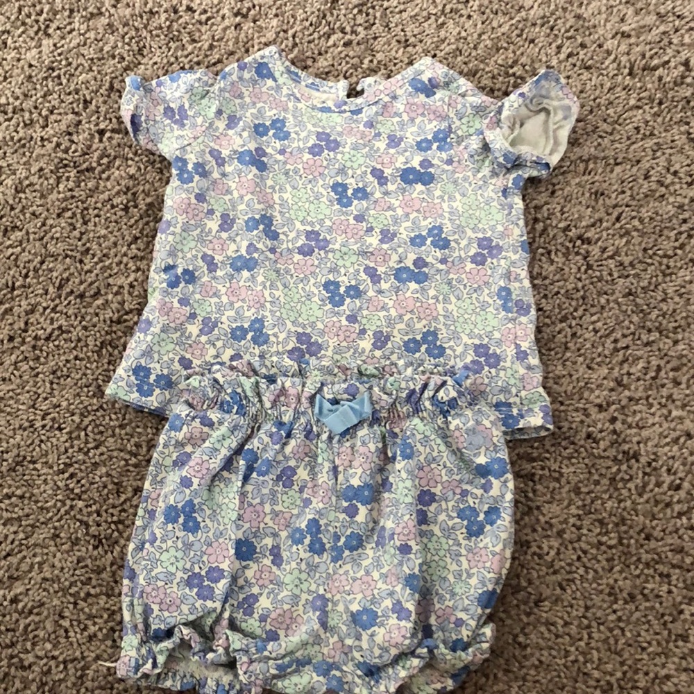 Baby gap two piece set
